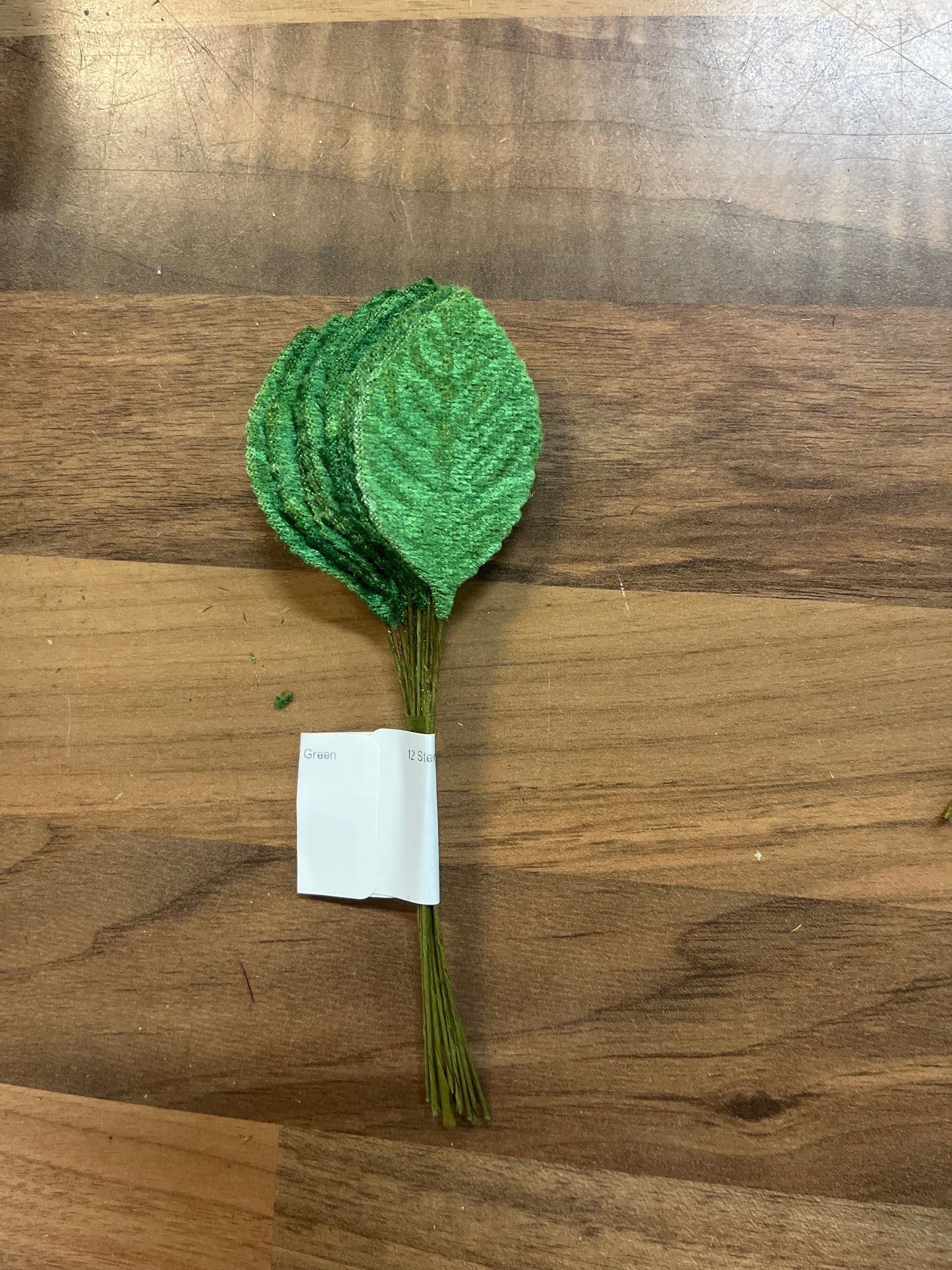 12 Stem Satin Rose Leaves - Velvet Green